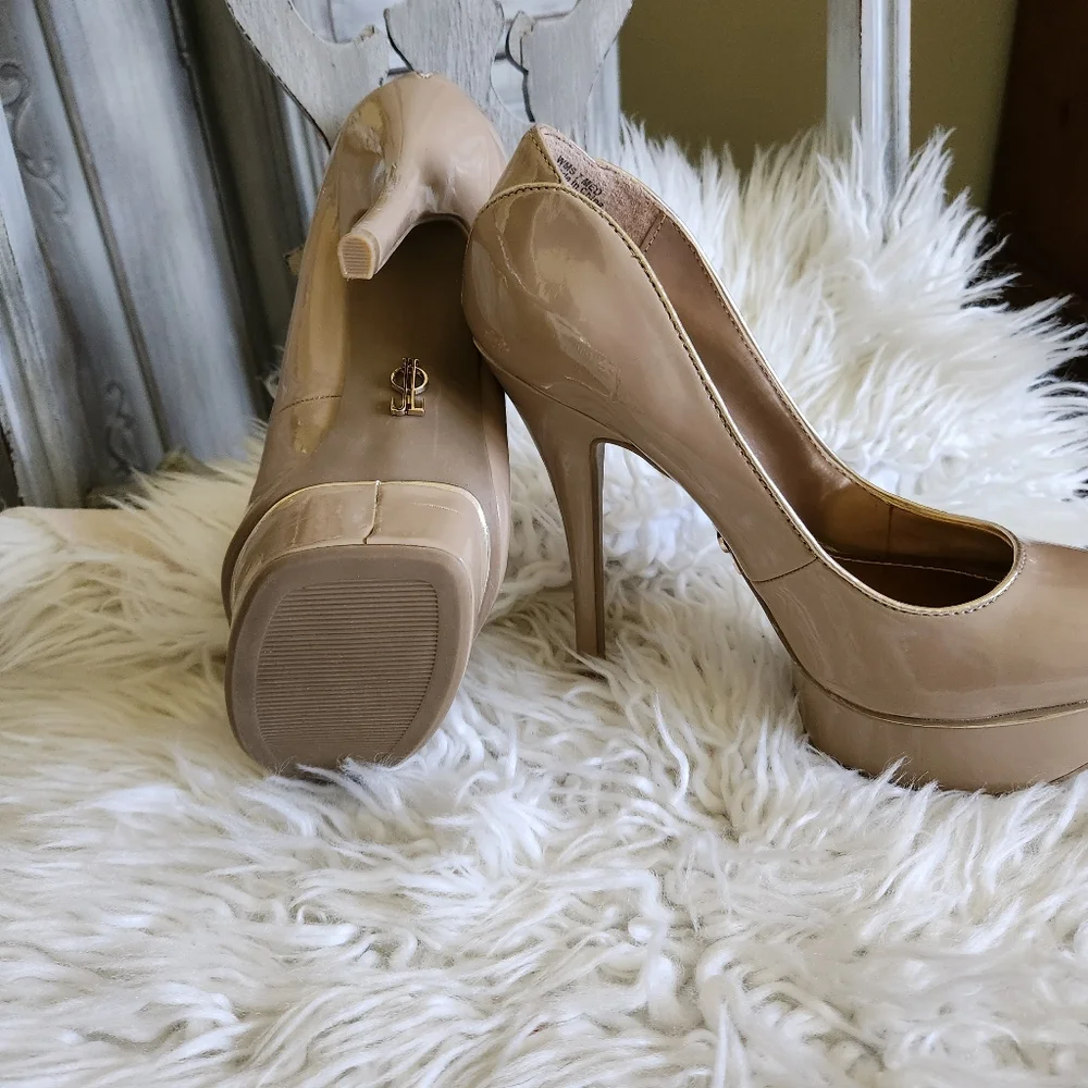 JLO Jennifer Lopez Nude Patent Leather Platform Pumps - Gold Sole Size 7